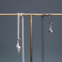 Load image into Gallery viewer, Cast Baby Horse Conch Necklace - (triplofusus giganteus)