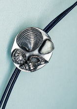 Load image into Gallery viewer, Seafoam Beachcomber Bolo Tie
