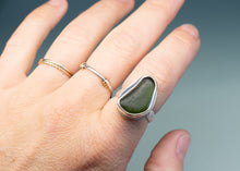 Load image into Gallery viewer, pirate glass ring on model