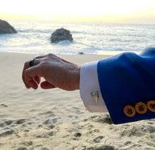 Load image into Gallery viewer, Mako Teeth Cufflinks