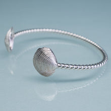 Load image into Gallery viewer, side view of clam cuff by hkm jewelry