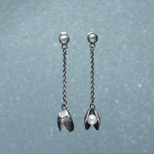 Load image into Gallery viewer, hkm jewelry cast mussel earrings in silver and pearls