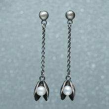 Load image into Gallery viewer, mussel earrings with freshwater pearl in oxidized silver by hkm