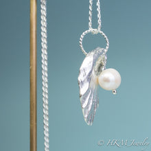 Load image into Gallery viewer, Oyster Pearl Necklace - Cast Seashell With Freshwater Pearl