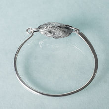 Load image into Gallery viewer, hand forged locking bracelet with cast oyster shell by hkm jewelry