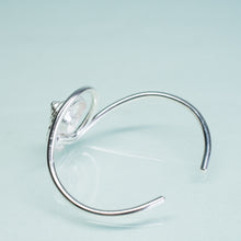 Load image into Gallery viewer, side view of whelk wave cuff by hkm jewelry