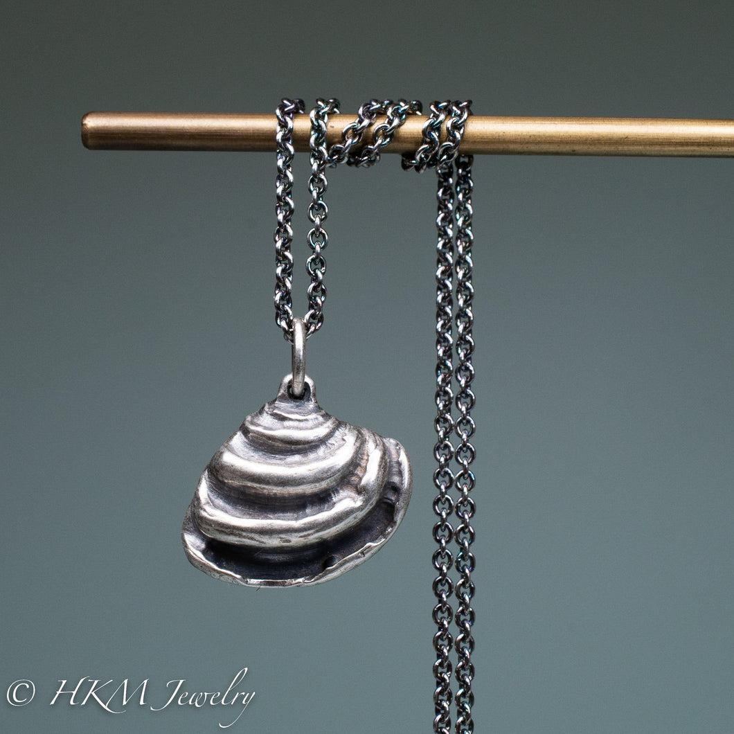  irophora latilirata - Imperial Venus Clam shell necklace in oxidized silver by hkm jewelry
