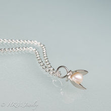 Load image into Gallery viewer, side view of mini bay scallop necklace with pearl inset by hkm jewelry
