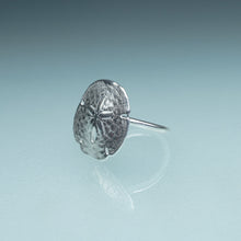 Load image into Gallery viewer, Small Cast Sand Dollar Shell Ring -  (mellita quinquiesperforata)
