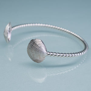 side view of clam cuff by hkm jewelry