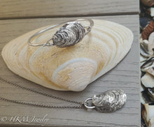 Load image into Gallery viewer, Oyster Seed  Necklace - Solid Cast Shell
