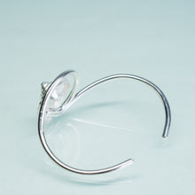 Load image into Gallery viewer, side view of whelk wave cuff by hkm jewelry

